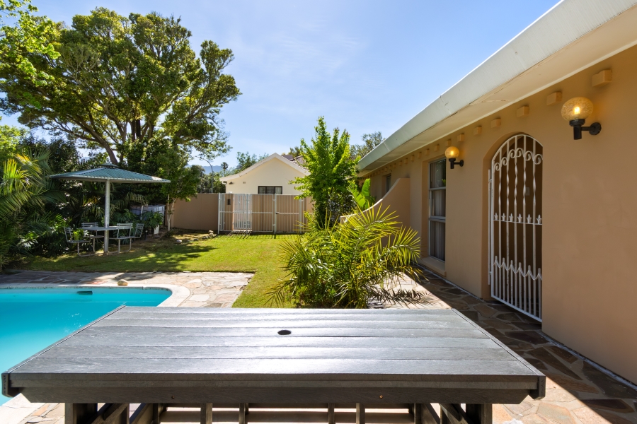 4 Bedroom Property for Sale in Morningside Western Cape